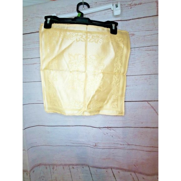 Elegant Gold Crust Rare Designer Table Decorative Fancy Napkins (Set of 4) - Picture 9 of 11